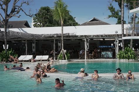 11 Rekomendasi Bar Dan Beach Club Bali Yang Wajib Untuk Dikunjungi Klook Travel Blog