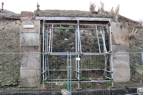 III 3 1 Pompeii December 2018 Entrance Doorway On North Side Of Via