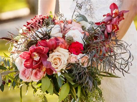 34 Stunning Orchid Wedding Bouquet Ideas for Your Special Day