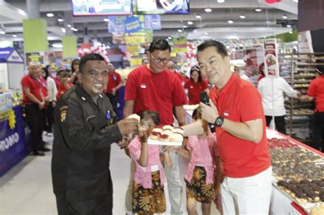 Meriahkan Hut Kemerdekaan Ri Ke Hypermart Gelar Mini Donat