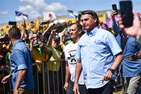 É bom DiCaprio ficar de boca fechada diz Bolsonaro 03 05 2022