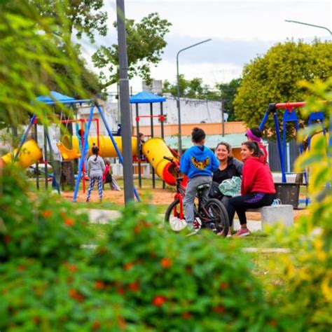 FAMILIAS Y NIÑOS DISFRUTARON DEL FIN DE SEMANA EN LAS PLAZAS