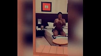 Itxqueen Golpeando El Cuerpo Me Dej Goteando Saludos De Temporada Fans Xvideos