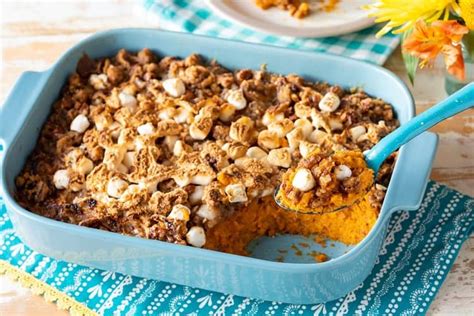 Make Sweet Potato Casserole, Thanksgiving Dish, Crispy