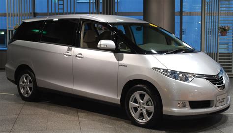 Toyota Will Use A Lithium-Ion Battery In Its Hybrid