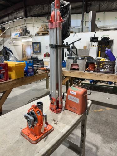 Builders Level And Tripod