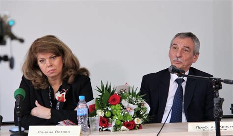 Великотърновски университет "Св. св. Кирил и Методий" | Дискусия на ...