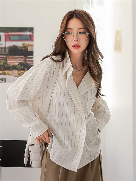 Dazy Striped Print Drop Shoulder Blouse