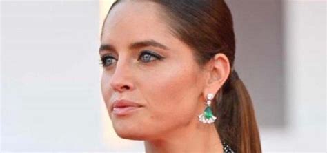 Matilde Gioli A Venezia 77 Scollatura Hot Nude Look A Sorpresa Sotto La Giacca