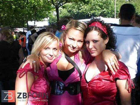 Welche Ist Geiler Which One Is Sexier Two ZB Porn