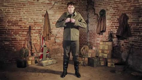 A Soldier's Kit - WW1 Uncut: Dan Snow - BBC - YouTube