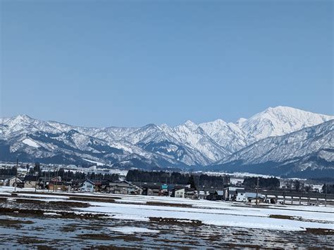 青空に映える魚沼の山々 春の訪れを告げる風景 ｜その他｜お店ブログ｜スズキアリーナ長岡