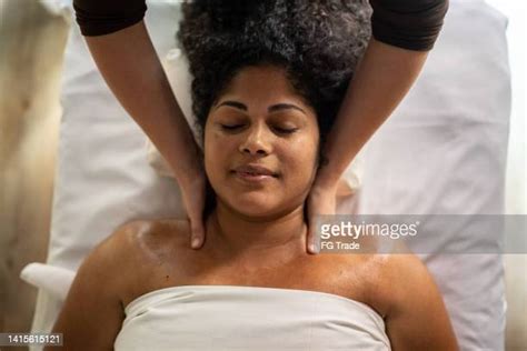 Massage Black Woman Photos And Premium High Res Pictures Getty Images