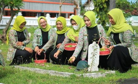 Hbp Ke Lapas Banyuwangi Gelar Ziarah Dan Upacara Tabur Bunga Di