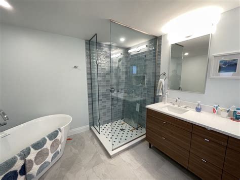 Exploring The Pros And Cons Of Bathtubs And Glass Shower Enclosures