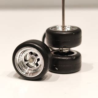 Rodas pneus de borracha 4 pontas cromada para customização de miniaturas Hot Wheels escala 1