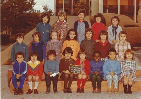 Photo De Classe 3eme Année De Maternelle De 1973 Groupe Scolaire