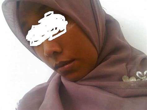 Indonesia Jilbaber Tudung Hijab Bandung Hisap Kontol Porn Pictures