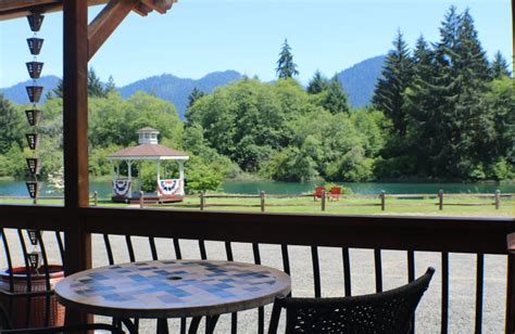 Quinault River Inn (Amanda Park, WA) - Resort Reviews - ResortsandLodges.com