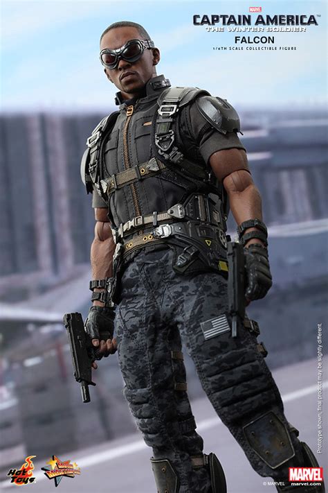 Hot Toys MMS245 美國隊長2酷寒戰士 1 6比例 獵鷹