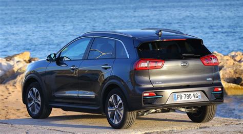 קיה נירו מחירון 2021 מבצעים והנחות על Kia Niro קארזון
