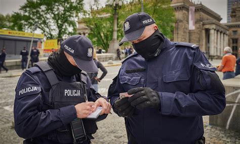 Wielki sukces służb Policja przyszła aresztować kobietę która nie