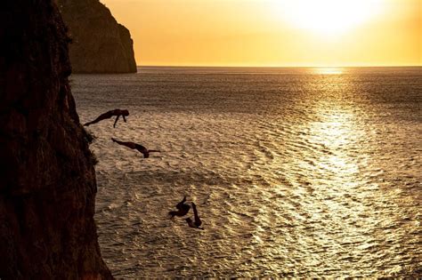 Los espectaculares clavados en la Cueva de la Luz de Ibiza Clarín