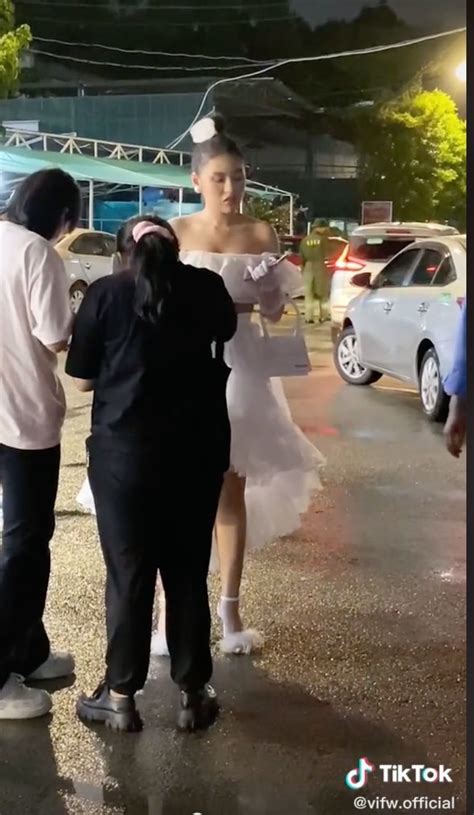 Nhan S C C A Lo T Hot Tiktoker Qua Camera Th Ng L B Ng Khi N Netizen V M Ng Hot Girl Qu Ng