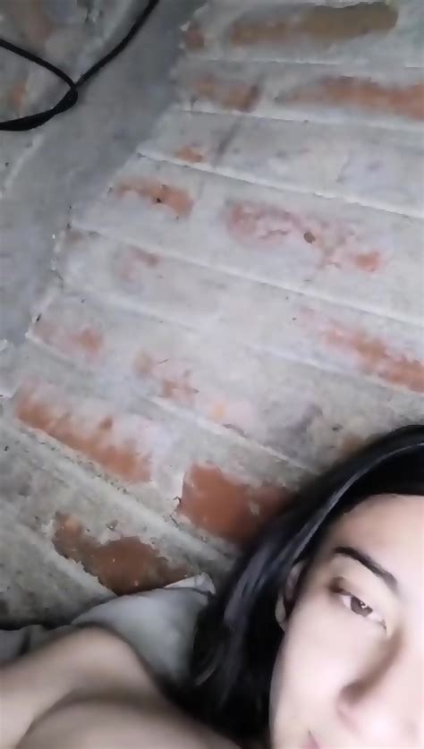 Latina Gets Fingerbanged