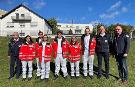 Start F R Sieben Neue Lebensretter Drk Stellt Auszubildende Zum