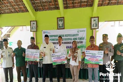 Perhutani Perhutani Gelontorkan Dana Bantuan TJSL Untuk 3 LMDH Di Rembang