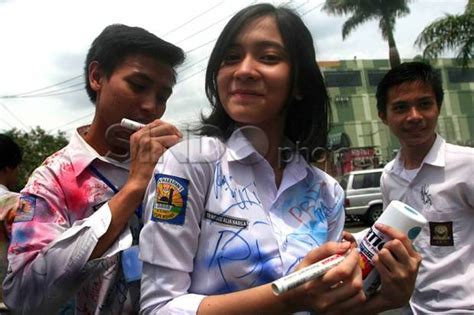 Siswi SMAN Jadi Model Pesta Bikini Diiming Imingi Ngetop