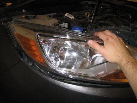 Ford Focus Headlight Bulbs Replacement Guide 060