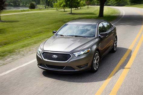 2019 Ford Taurus Pictures 50 Photos Edmunds