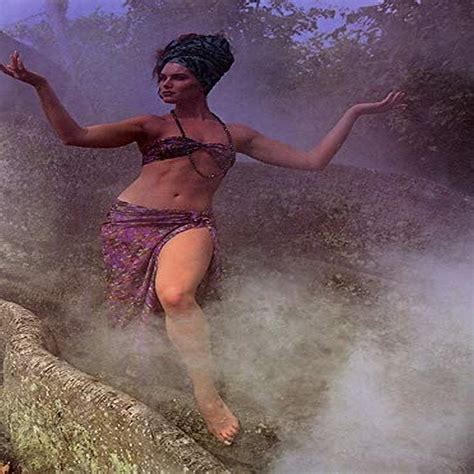 Porucha vychovávateľ obojživelný brooke shields bikini skládka