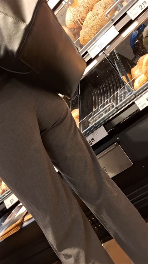 Skinny Blonde With Tight Ass Tight Jeans Forum