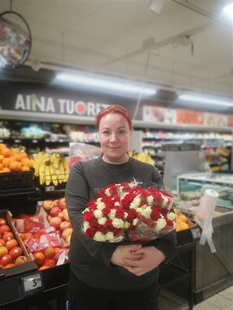 Sanna Riikonen On K Market Taavetin Uusi Kauppias