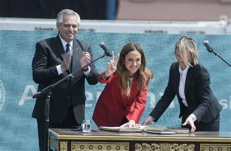 Fernández Le Tomó Juramento A Las Nuevas Ministras Y Llamó A La Unidad