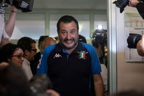 Salvini Il Rifiuto Della Discordia Mascherina Non La Metto Nanopress