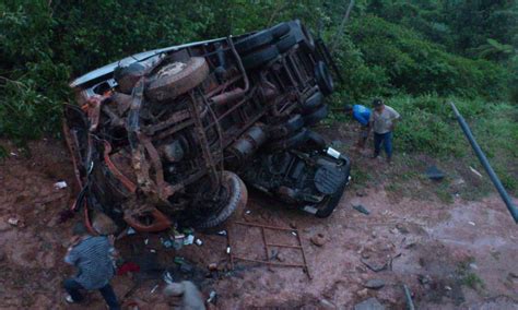 Colisão Entre Carreta E Sete Carros Deixa Morto E 5 Feridos Na Serra