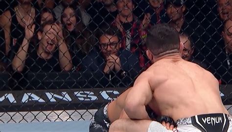 UFC Fighter Talks To Mark Zuckerberg While Choking Out Opponent Mid ...