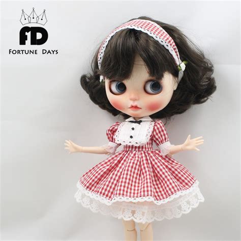 Vestido Saia Xadrez Vermelha Renda Cocar E Flor Para Boneca Blyth