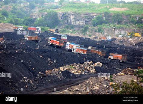 Trucks Loading In Open Cast Coal Mine Bihar India Asia Stock Photo Alamy