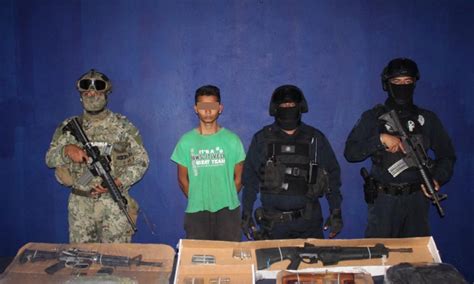 Capturan A Sujeto Con Armas Largas Y Droga En La Colonia Chiapaneca En