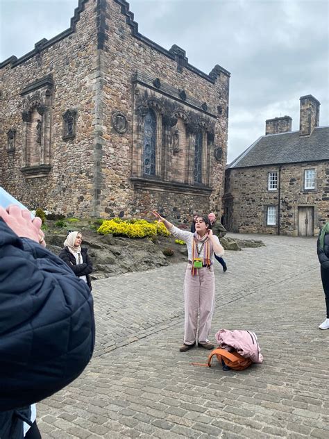 Edinburgh Castle Tour: Fast-Track Guided Tour in English - Edinburgh, United Kingdom - TourMega