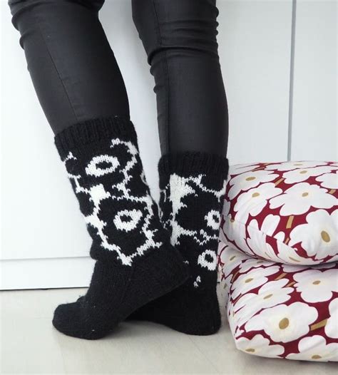 Unikko Villasukat Ja Tikapuutekniikan Opettelua Knit Crochet