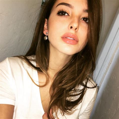Hot girl trong clip s thả dáng nổi tiếng khắp thế giới sẽ tới Việt Nam vào cuối tháng