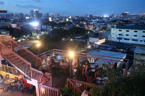 Cafe And Bar Palm Grass Cebu The Heritage Hotel