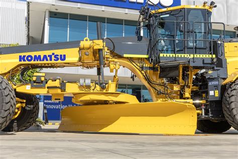 New Komatsu grader lands in Australia