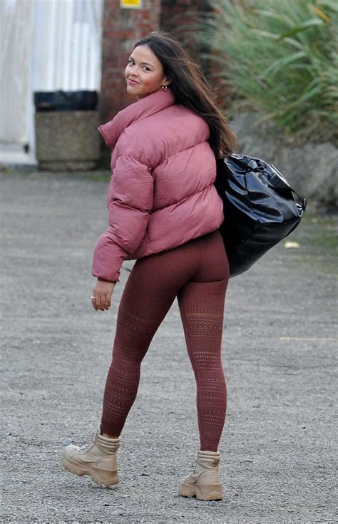 Vanessa Bauer in a Pink Puffer Jacket Was Seen Out in Blackpool 11/01/2020-3 – LACELEBS.CO